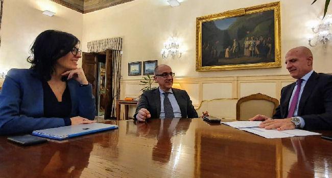 Il Ministro Dadone con i vertici Consip: il presidente Renato Catalano e l’amministratore delegato Cristiano Cannarsa